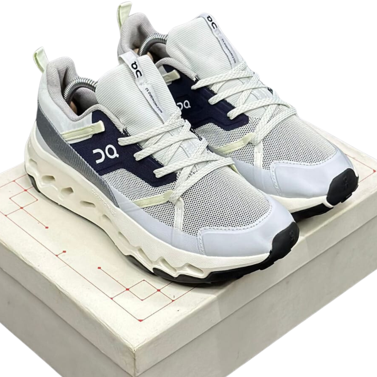 ZAPATILLAS ON CLOUDMONSTER HOMBRE: Comodidad y Rendimiento para Tu D&iacute;a a D&iacute;a  Si buscas un calzado que te brinde comodidad, ligereza y un rendimiento superior, los ON CLOUD TENIS HOMBRE son la opci&oacute;n perfecta. En Onlineshoppingcenterg, ofrecemos una amplia gama de estos innovadores tenis dise&ntilde;ados para ofrecer una experiencia &uacute;nica en cada paso. Sigue leyendo para descubrir por qu&eacute; estos tenis son ideales para ti y c&oacute;mo puedes obtenerlos f&aacute;cilmente.  &iquest;Por qu&eacute; elegir ON CLOUD TENIS HOMBRE?  Los ON CLOUD TENIS HOMBRE son famosos por su tecnolog&iacute;a CloudTec, que proporciona una amortiguaci&oacute;n suave y una sensaci&oacute;n de ligereza incomparable. Cada par est&aacute; dise&ntilde;ado para ofrecerte el m&aacute;ximo confort, ya sea que los uses para correr, caminar largas distancias o simplemente para tu d&iacute;a a d&iacute;a.     Ventajas de los Tenis On Cloud  Tecnolog&iacute;a CloudTec: La amortiguaci&oacute;n en las suelas hace que cada paso sea m&aacute;s suave, reduciendo el impacto en tus pies y rodillas. Ligereza: Los tenis On Cloud hombre son incre&iacute;blemente ligeros, permitiendo movimientos r&aacute;pidos y c&oacute;modos. Versatilidad: Perfectos tanto para actividades deportivas como para el uso diario. Comparaci&oacute;n con otros modelos  Si ya has o&iacute;do hablar de modelos como el ON Cloud 5 hombre o el Tenis on Cloud X, puedes notar que todos los tenis de la l&iacute;nea On Cloud destacan por su ligereza y comodidad. Sin embargo, los ON CLOUD TENIS HOMBRE se diferencian por su dise&ntilde;o innovador y por ser ideales tanto para corredores como para quienes buscan estilo y confort en su d&iacute;a a d&iacute;a.     &iquest;D&oacute;nde comprar ON CLOUD TENIS HOMBRE?  En Onlineshoppingcenterg, puedes encontrar los mejores precios y ofertas en ON CLOUD TENIS HOMBRE. Adem&aacute;s, contamos con una gran variedad de modelos para que elijas el que mejor se adapte a tus necesidades. Si est&aacute;s buscando opciones como los Tenis on Cloud hombre precio o quieres saber m&aacute;s sobre los modelos disponibles en Colombia, nuestra tienda es el lugar ideal.  &iquest;Est&aacute;s buscando otros modelos?  Si bien los ON CLOUD TENIS HOMBRE son perfectos para ti, tambi&eacute;n puedes encontrar otras opciones como los ON Cloud Tenis Mujer o los populares Tenis On Cloud Mujer Precio en Onlineshoppingcenterg. Tenemos una amplia gama de modelos tanto para hombres como para mujeres.     Caracter&iacute;sticas Destacadas de los ON CLOUD TENIS HOMBRE  Durabilidad: Los materiales de alta calidad aseguran que los tenis On Cloud hombre sean resistentes y duraderos. Transpirabilidad: La parte superior de malla ayuda a mantener tus pies frescos incluso en los entrenamientos m&aacute;s intensos. Ajuste perfecto: Su dise&ntilde;o ergon&oacute;mico asegura que el calzado se ajuste c&oacute;modamente a tu pie, brindando soporte en cada paso. Otros modelos populares  Si te interesa explorar m&aacute;s all&aacute; de los ON CLOUD TENIS HOMBRE, tambi&eacute;n puedes considerar:  Tenis on Cloudnova: Un modelo de moda que combina estilo y rendimiento. Tenis on Cloudflyer: Ideales para corredores que buscan un soporte adicional. Tenis Cloud 5 Hombre: Otra opci&oacute;n popular para aquellos que buscan un dise&ntilde;o ligero y vers&aacute;til.    Opiniones sobre ON CLOUD TENIS HOMBRE  Los usuarios de ON CLOUD TENIS HOMBRE est&aacute;n encantados con la experiencia que ofrece este calzado. Destacan su comodidad, la tecnolog&iacute;a avanzada CloudTec, y la durabilidad de los tenis, haciendo de estos una elecci&oacute;n inteligente para cualquier tipo de actividad. En Onlineshoppingcenterg, muchos clientes han dejado comentarios positivos sobre la sensaci&oacute;n de ligereza y el ajuste c&oacute;modo de los tenis.  &iquest;Listo para comprar ON CLOUD TENIS HOMBRE?  Si ya te has decidido a comprar los ON CLOUD TENIS HOMBRE, no esperes m&aacute;s. En Onlineshoppingcenterg, te ofrecemos una experiencia de compra r&aacute;pida y segura. Vis&iacute;tanos hoy mismo y elige entre nuestra amplia selecci&oacute;n de modelos. Con un solo clic, podr&aacute;s tener los tenis On Cloud hombre en tus manos y empezar a disfrutar de la comodidad y el rendimiento que solo On Cloud puede ofrecer.  No lo dudes m&aacute;s y visita Onlineshoppingcenterg para comprar tus ON CLOUD TENIS HOMBRE. &iexcl;Tu comodidad y estilo est&aacute;n a solo un paso!   